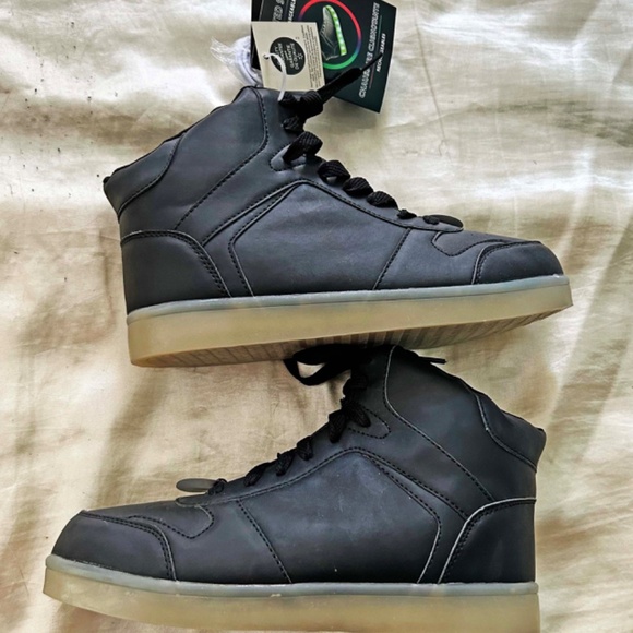 SHOES LITE-UP, MULTICOLOUR LIGHTS IN BOTH SOLE EDGES, EQUAL TO LADIES SIZE 8, - Picture 6 of 12